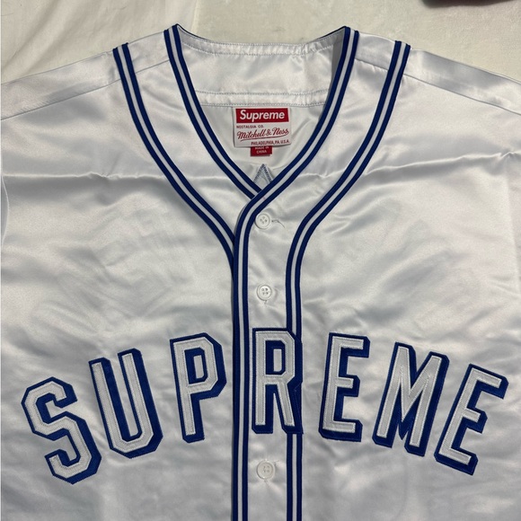 Supreme - Picture 3 of 16